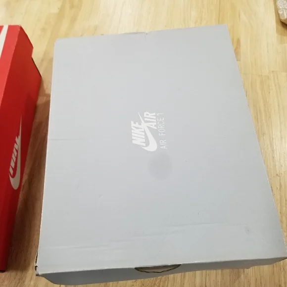 Custom Air Jordan 1 Light Pink - Picture 3 of 7